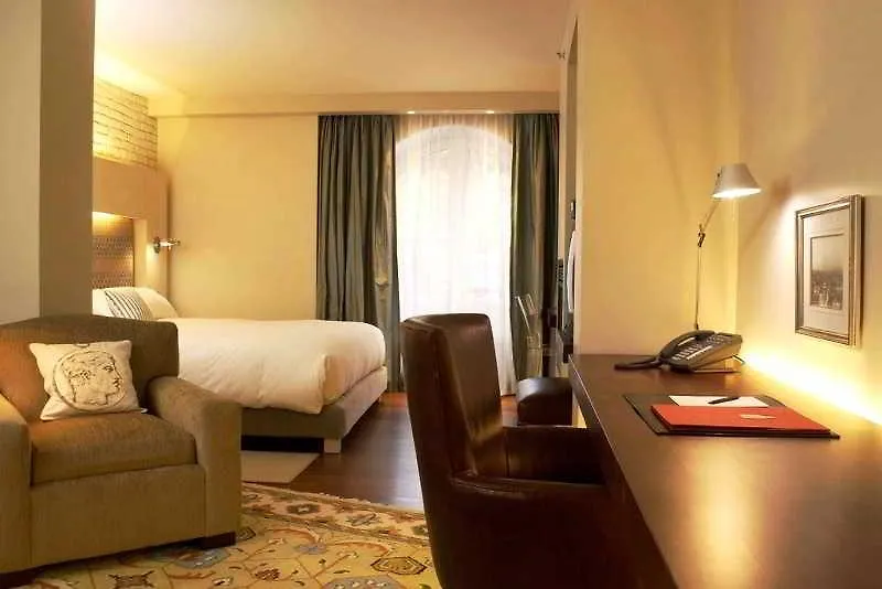 **** Inn Auberge Saint-Antoine Quebec City Canada