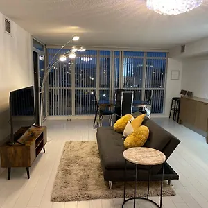 Cozy Open Concept 2br 2bath W/parking -jays/cn Appartement Toronto